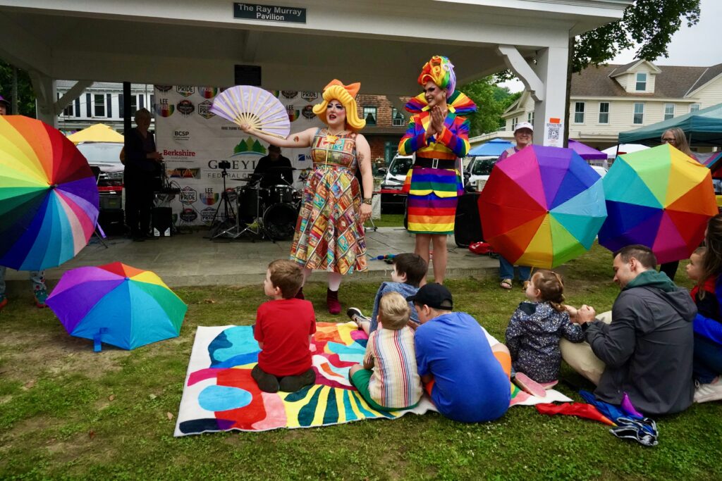 Drag Story Hour with Poppy DaBubbly and Bella Santarella
